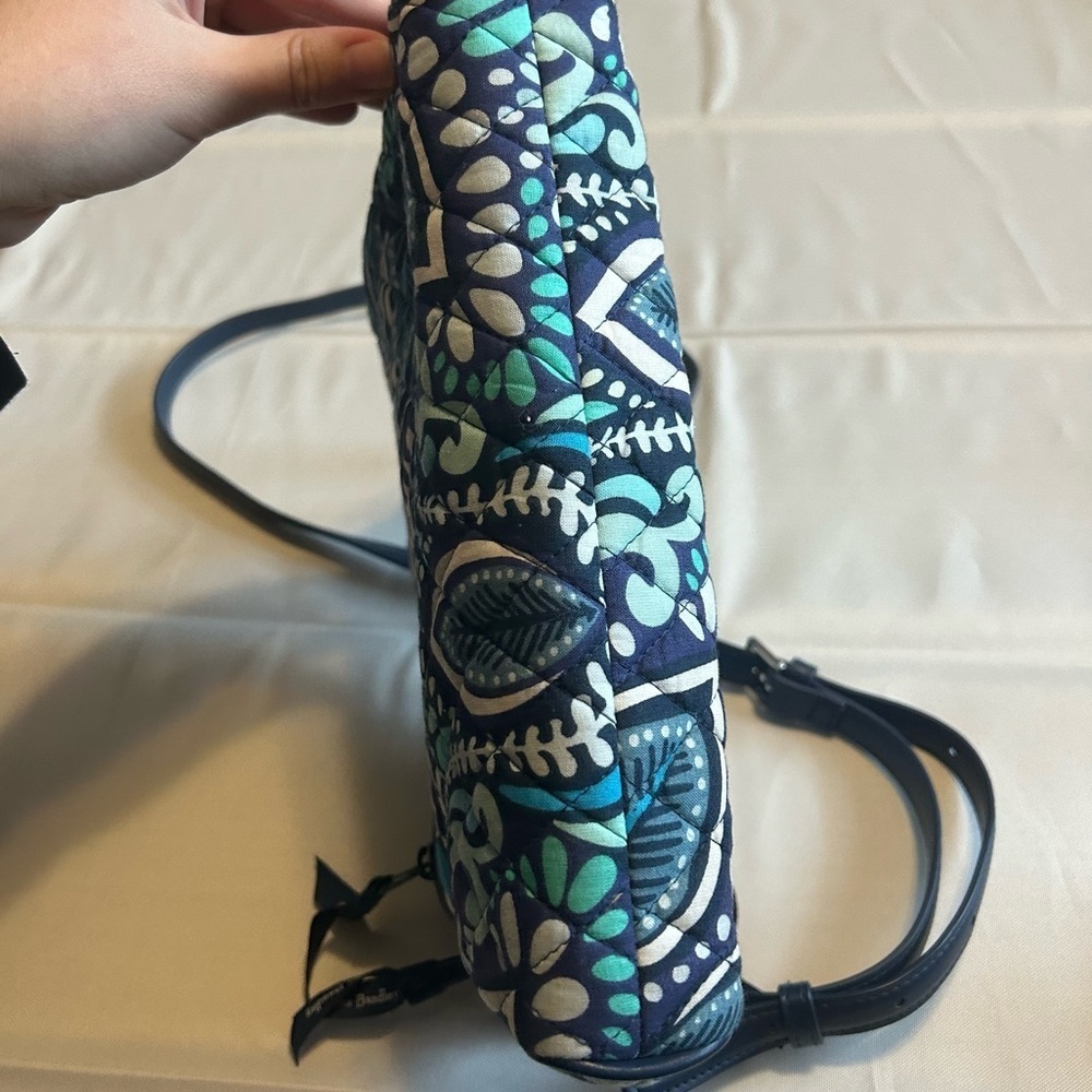 Vera Bradley Quilted/Vinyl Crossbody Bag Purse Blue Island Floral Printed - Picture 4 of 8